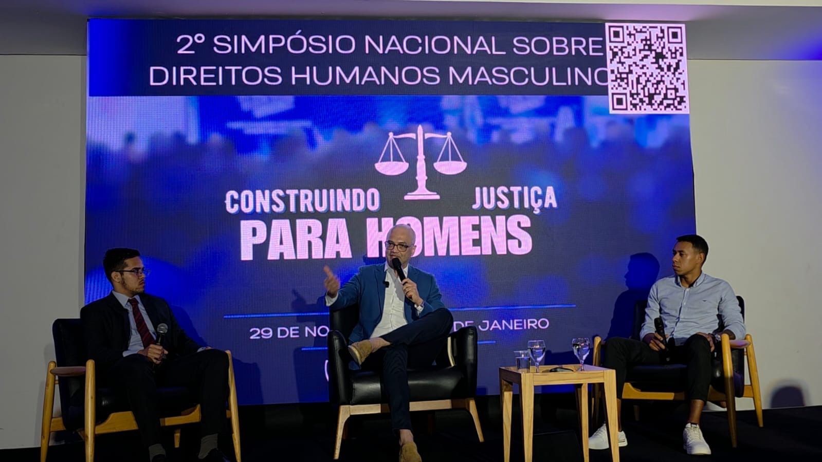 No momento, você está visualizando Professor Carlos André participa do II Simpósio Nacional pelos Direitos Humanos Masculinos no Rio de Janeiro
