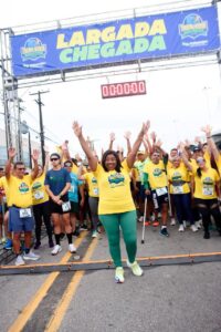 Leia mais sobre o artigo 10ª Corrida do Trabalhador reúne mais de 3 mil atletas, arrecada 3 toneladas de alimentos em Parnamirim